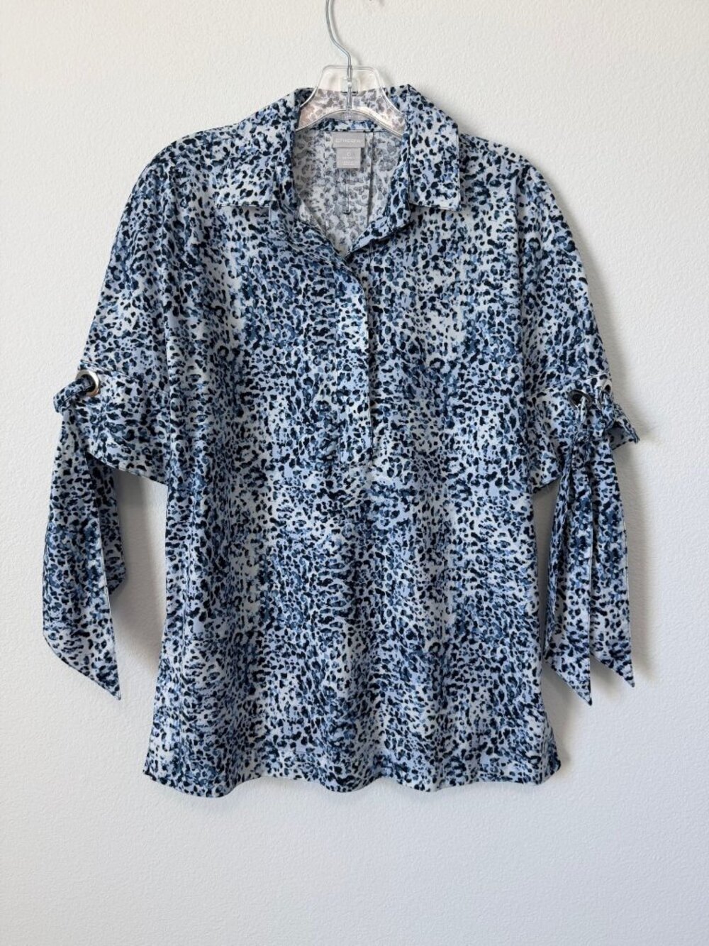 Chico's Short Sleeve Collared Animal Print N0-iron Chic Stretch Shirt Size 0 (4)